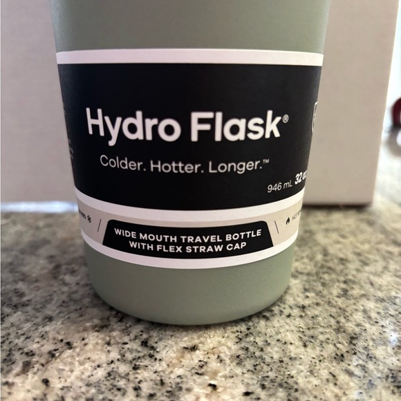 Hydro Flask Sage Travel Bottle - Picture 2 of 6